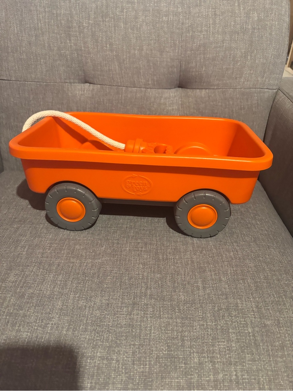 Green toys Pull Wagon for Kids
